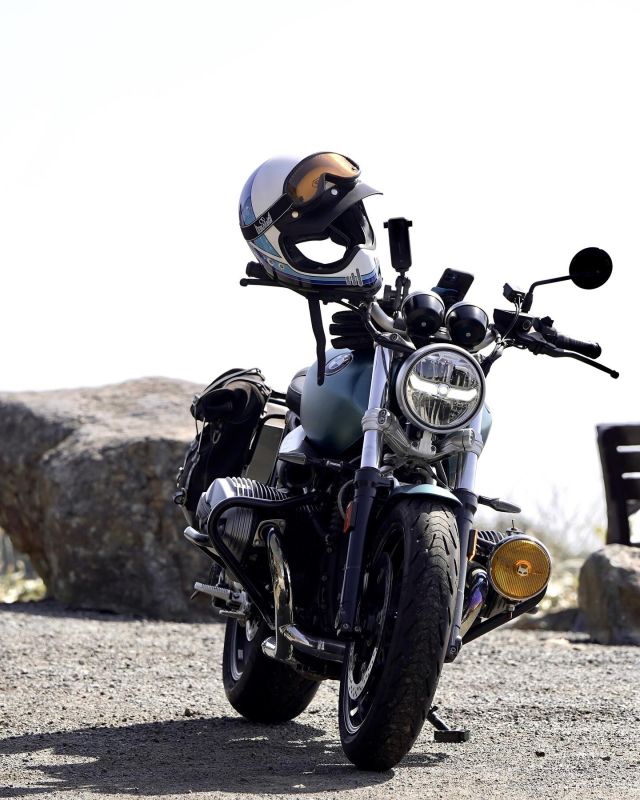 初めてバイク用のインカム導入。B+COM ONEを買ってSHOEI Z-7に